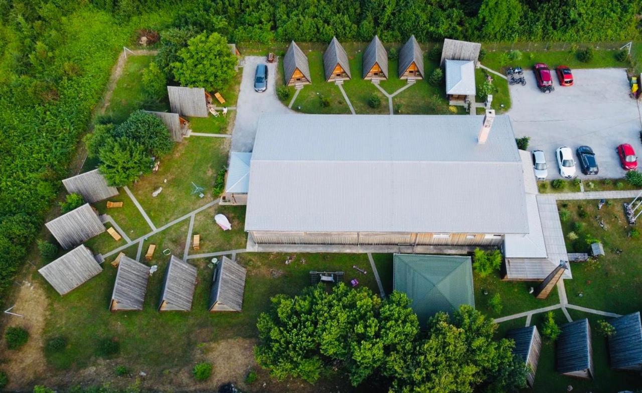 Rooms & Glamping Lana Haus Licko Petrovo Selo Exterior photo