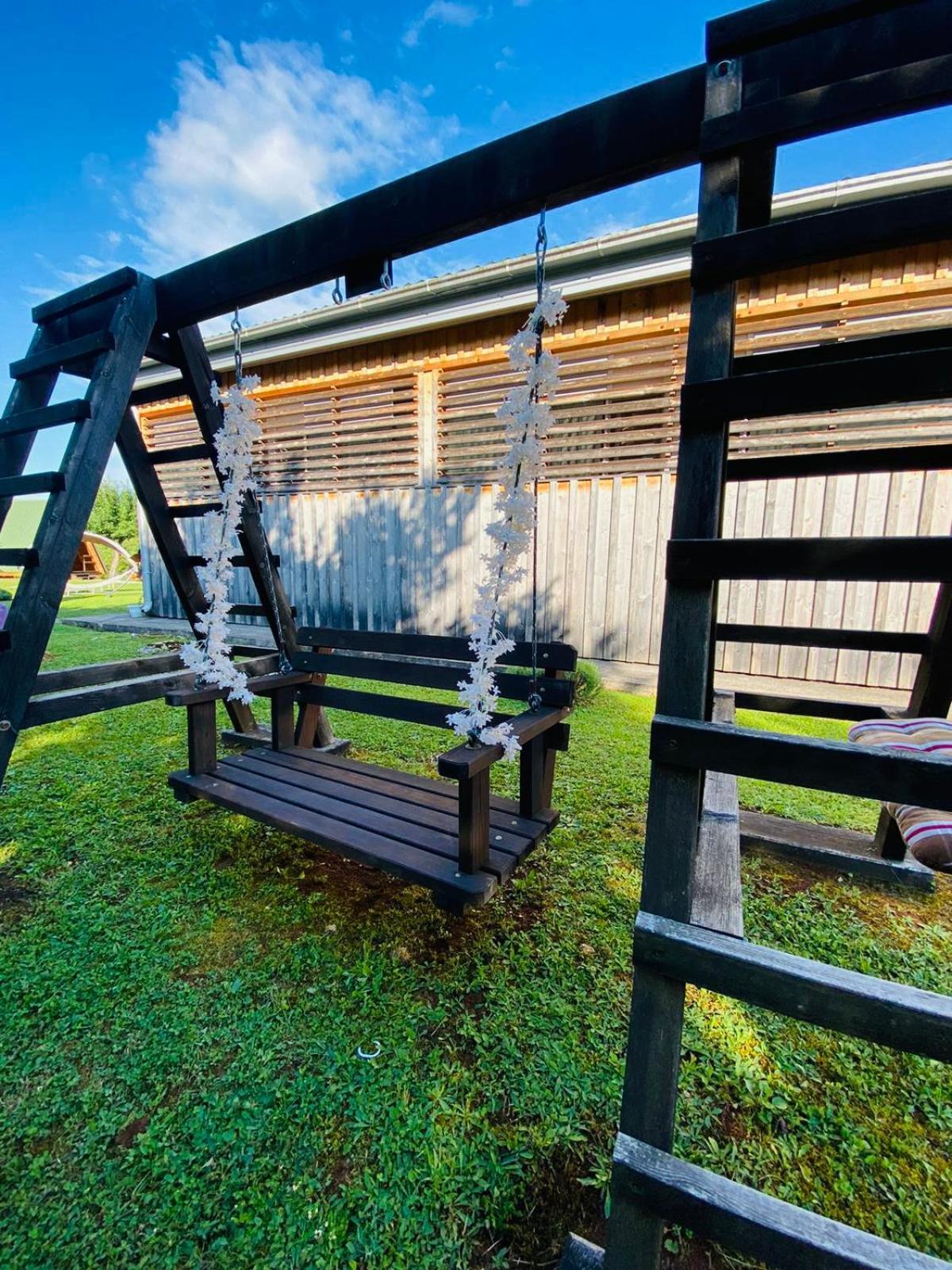Rooms & Glamping Lana Haus Licko Petrovo Selo Exterior photo